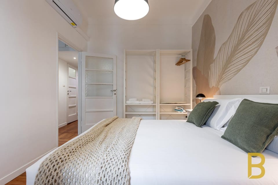Bed, Bedroom, flat iron, wardrobe, air conditioner