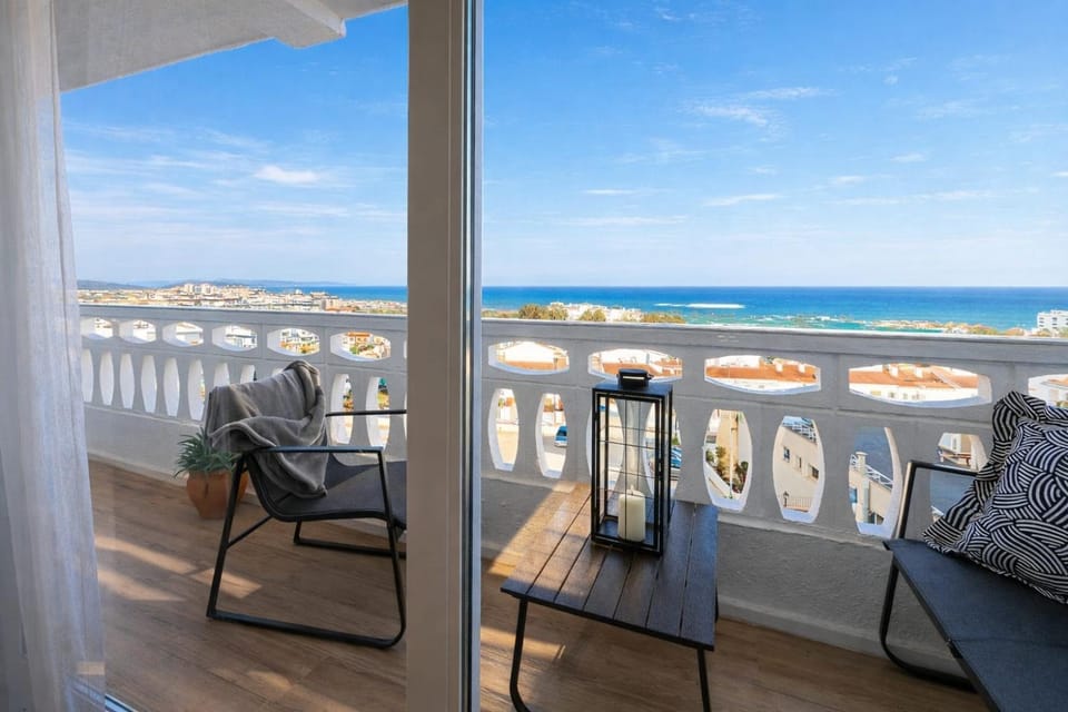 Day, View (from property/room), Balcony/Terrace, Living room, Beach, Sea view