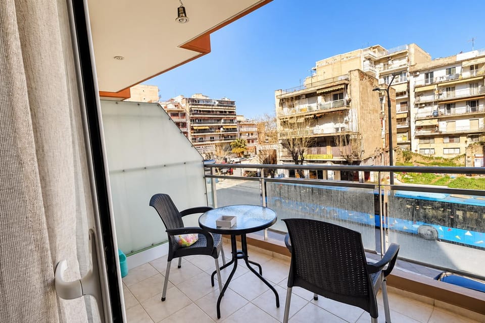 View (from property/room), Balcony/Terrace, City view