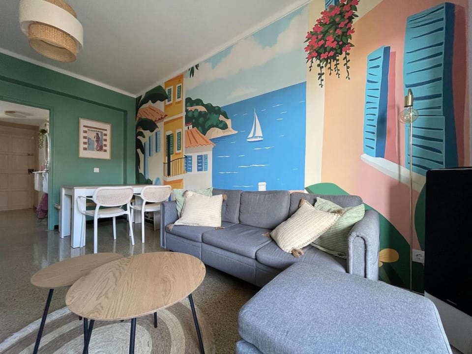 Living room, Dining area