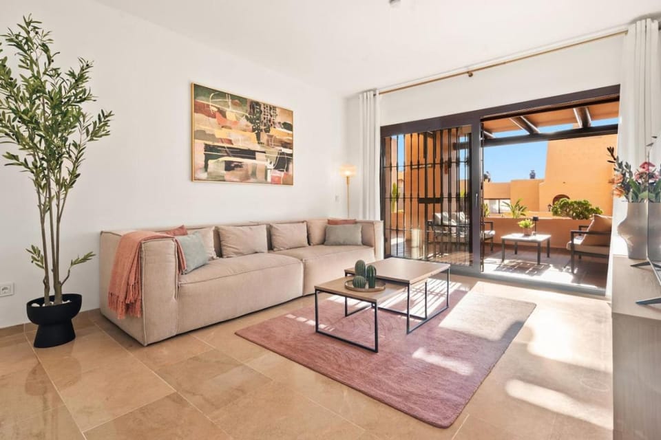 TV and multimedia, Living room, Seating area, air conditioner