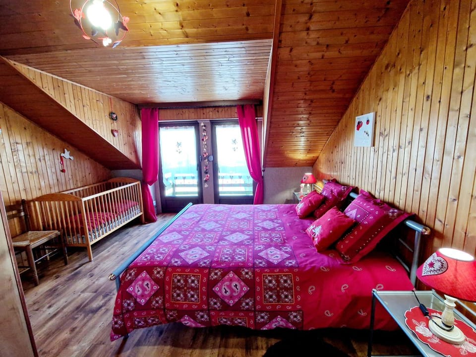 Property building, Living room, Bedroom