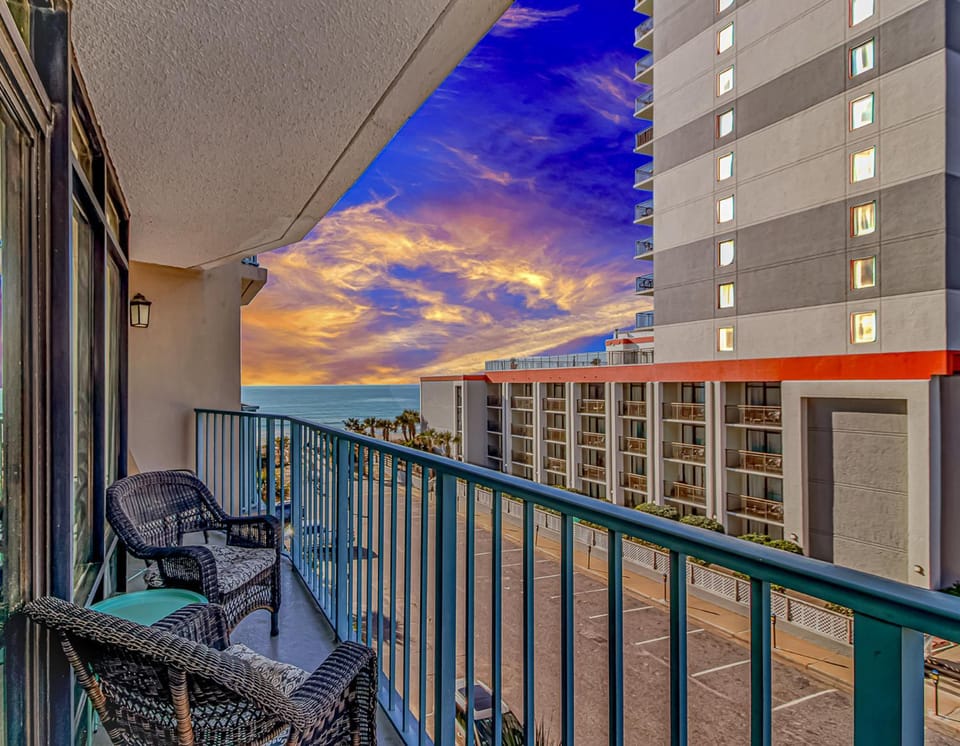 Oceanview! Spacious 2 Bedroom Condo - Sand Dunes 2451 House in Myrtle Beach