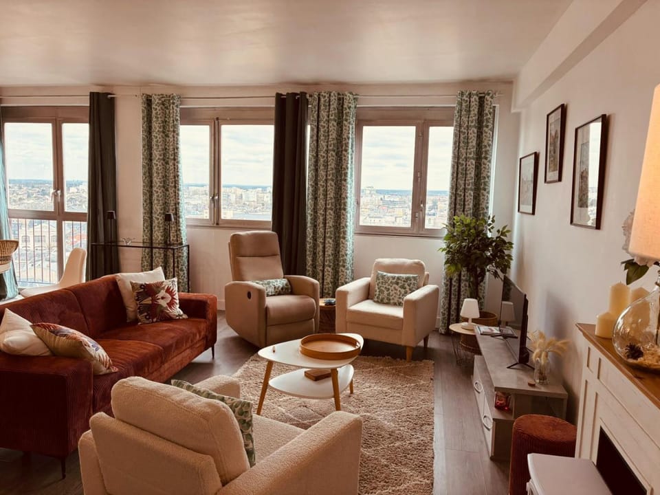 Communal lounge/ TV room, Living room