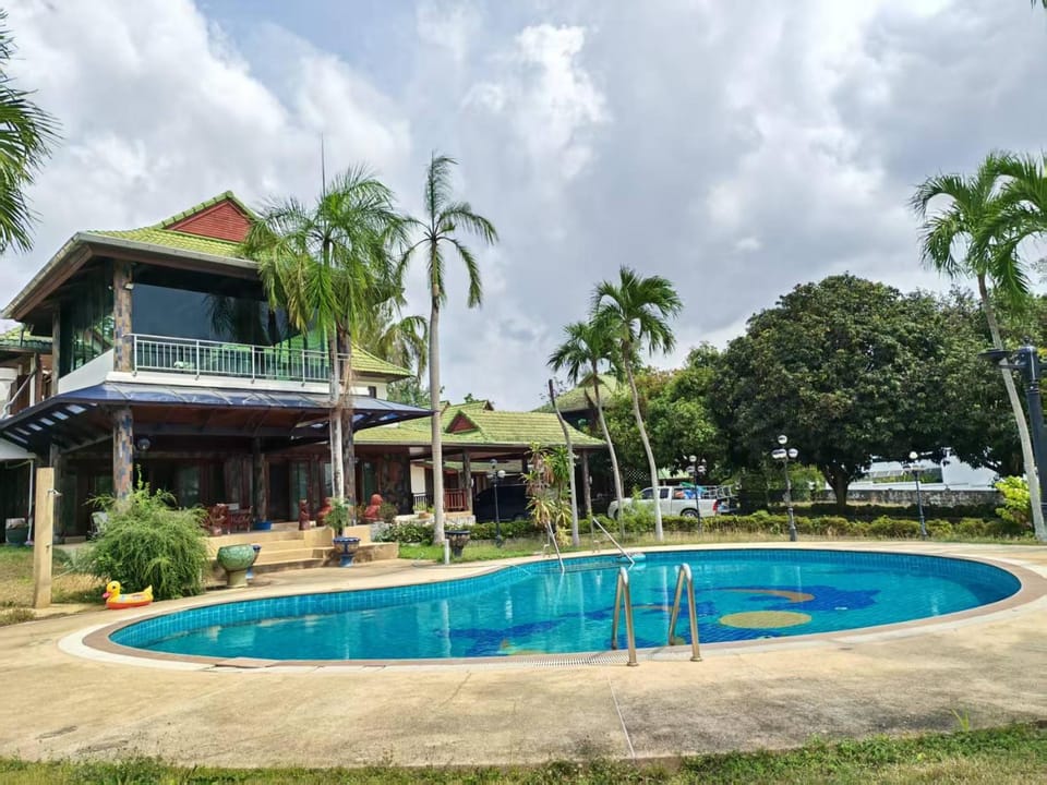 泰国芭提雅凤凰高尔夫球场别墅 Villa in Pattaya City