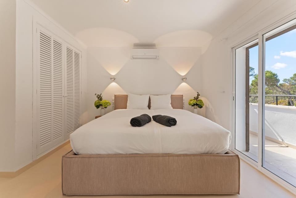 Living room, Bedroom