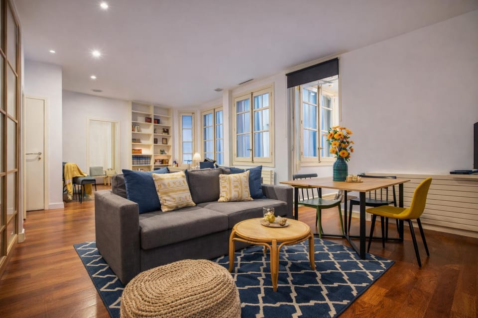 Communal lounge/ TV room, Living room, Dining area