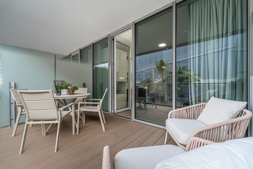 Balcony/Terrace, Balcony/Terrace, Seating area, Dining area