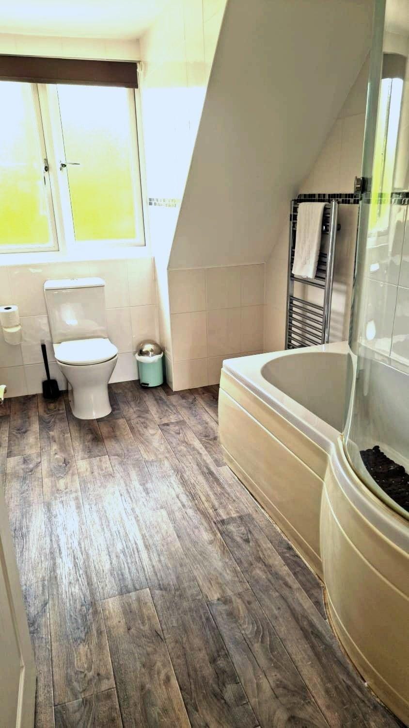 New Farm Cottage, hot tub, 3 bed, sleeps 6, private garden, entire home House in North Dorset District