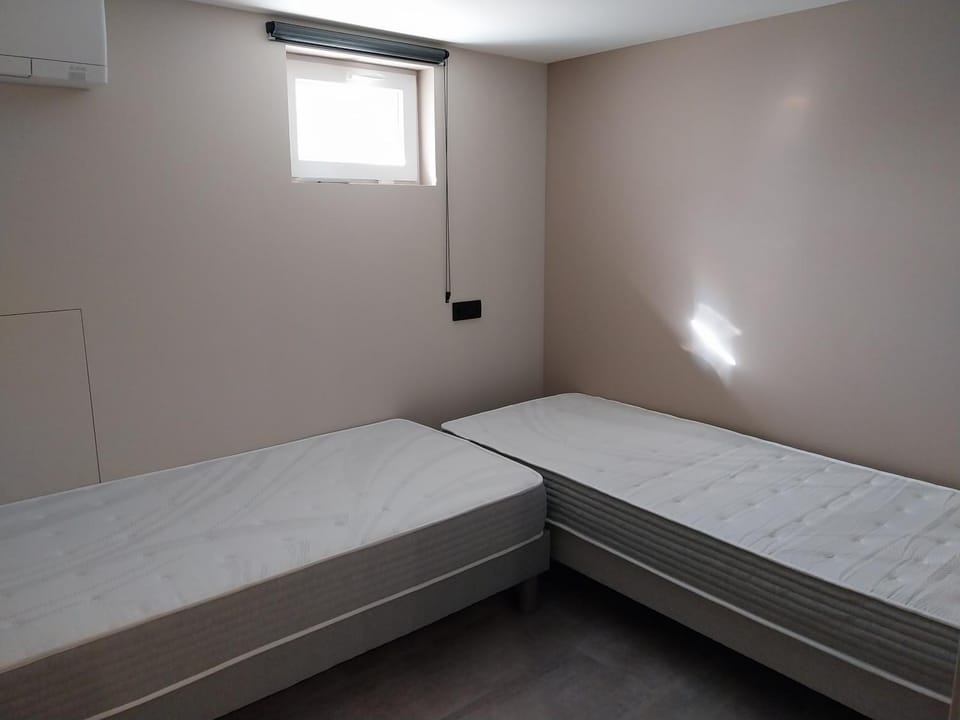 Bed, Night