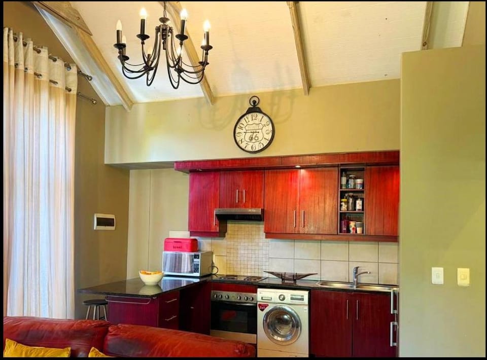 Kitchen or kitchenette, kitchen, kitchen