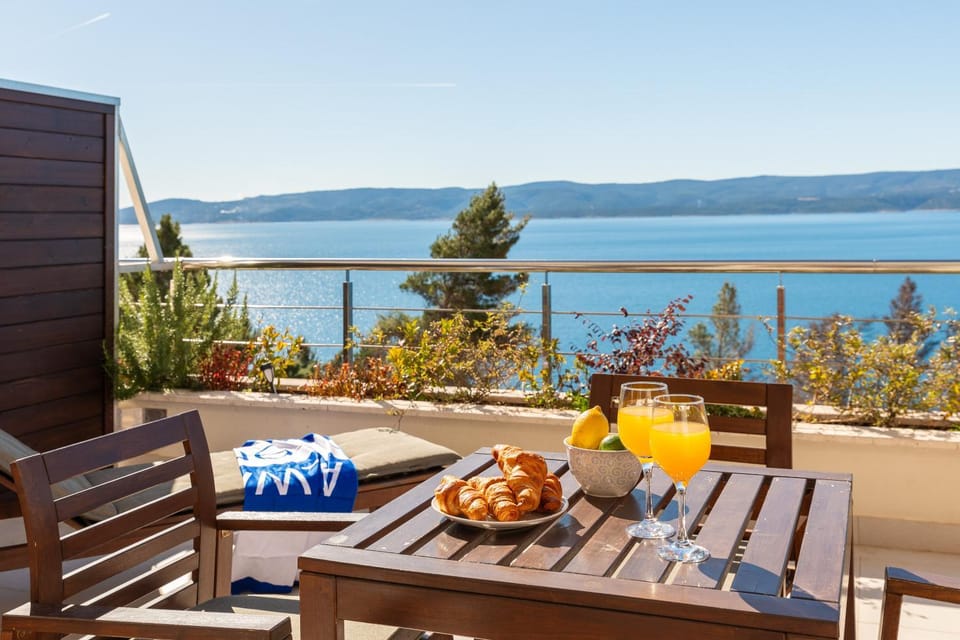 Day, Natural landscape, View (from property/room), Balcony/Terrace, Food and drinks, Dining area, Food, Sea view, Breakfast