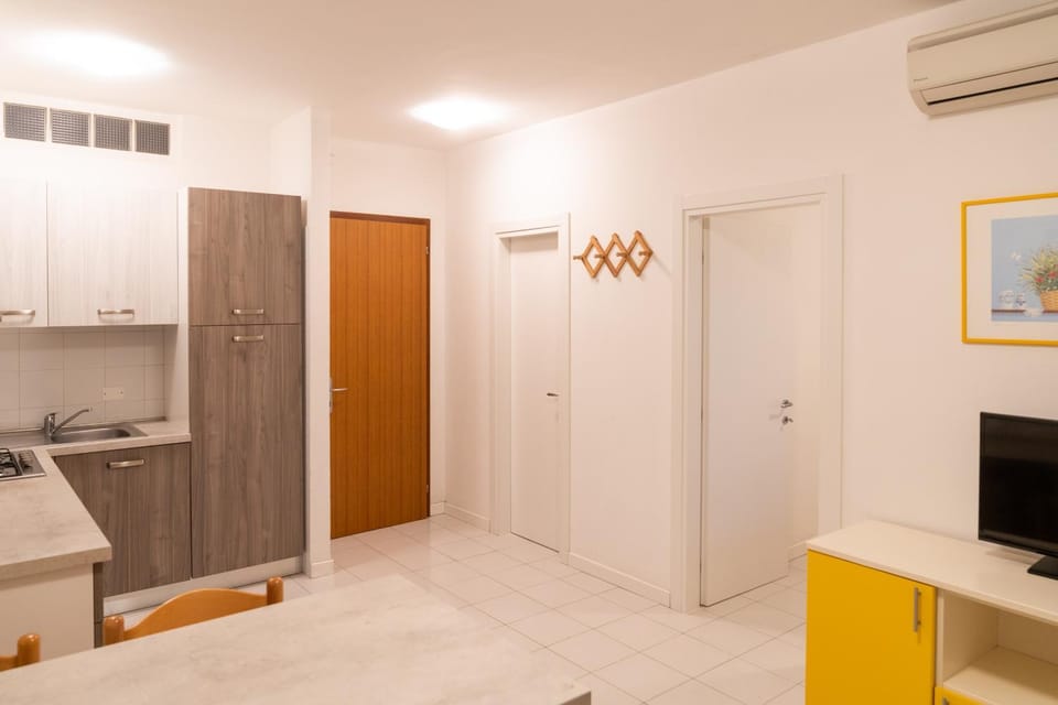 Kitchen or kitchenette, Living room, Dining area, stove, kitchen