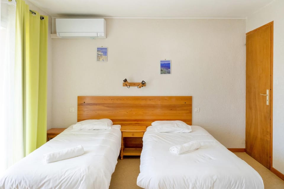 Property building, Living room, Bedroom