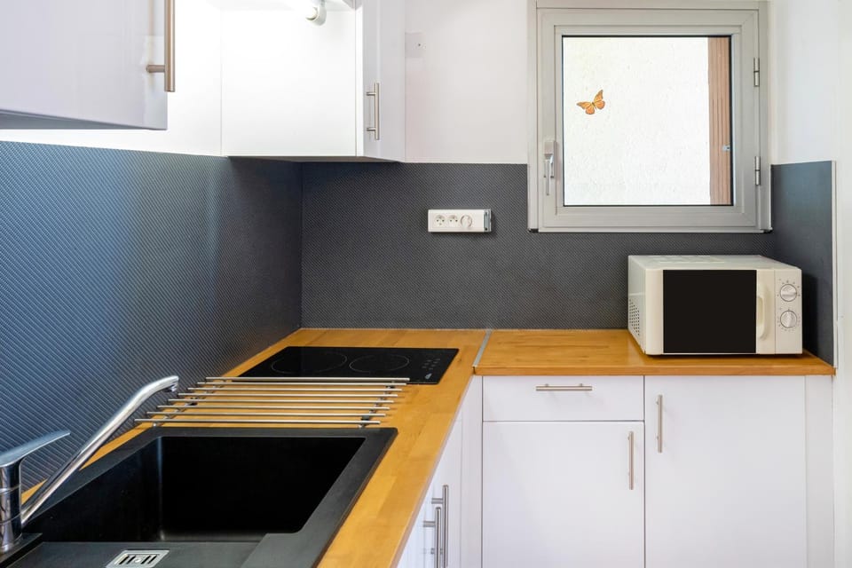 Kitchen or kitchenette, Living room