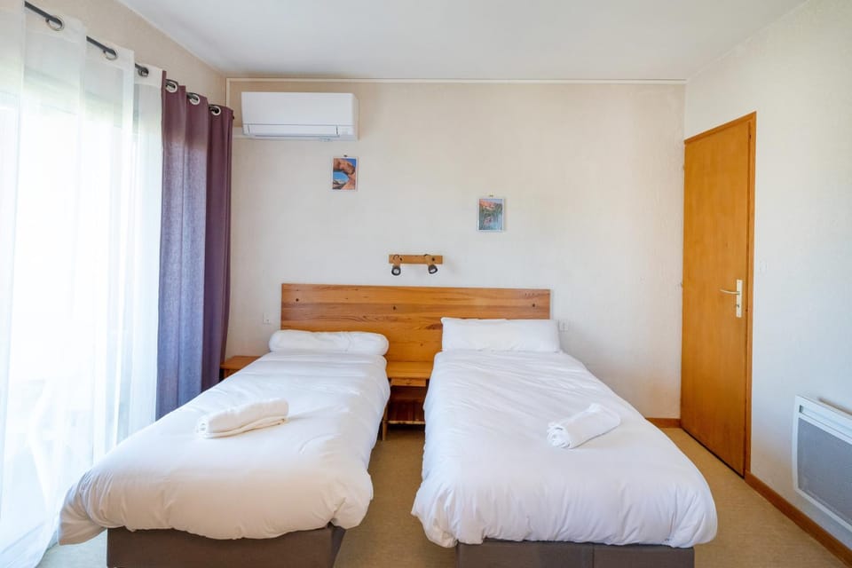 Property building, Living room, Bedroom