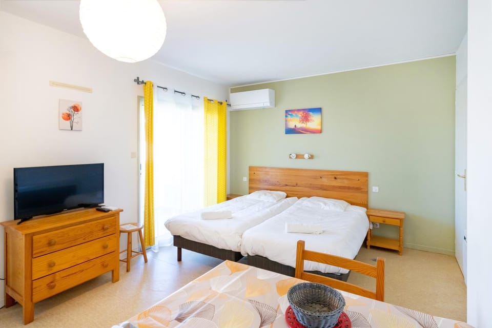 Living room, Bedroom