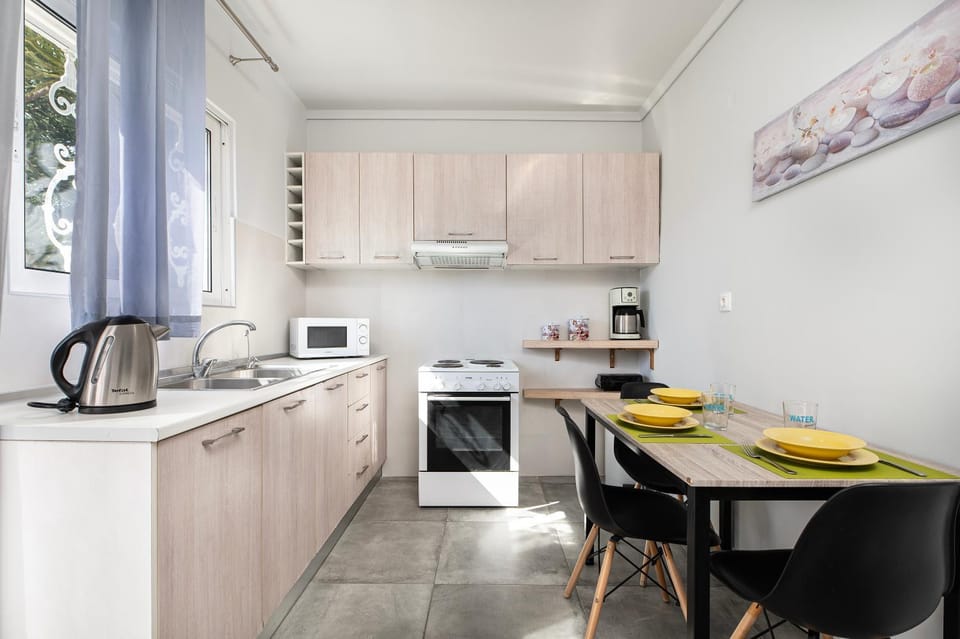 Evergreen Loft - Modern City Centre Living Apartment in Kos