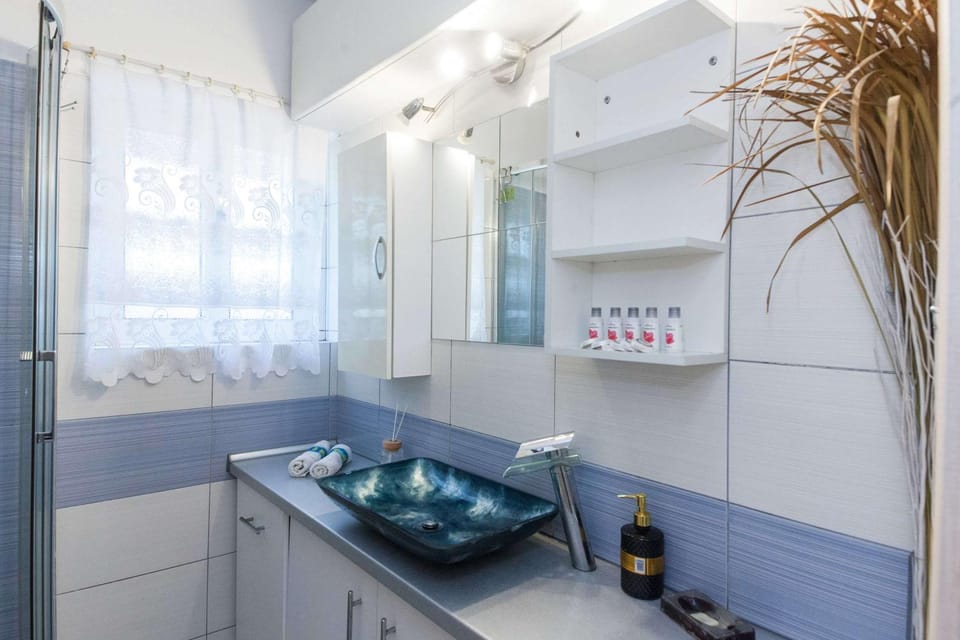 Glifada Athens Riviera Modern 1 Bd Apt w Parking Apartment in South Athens
