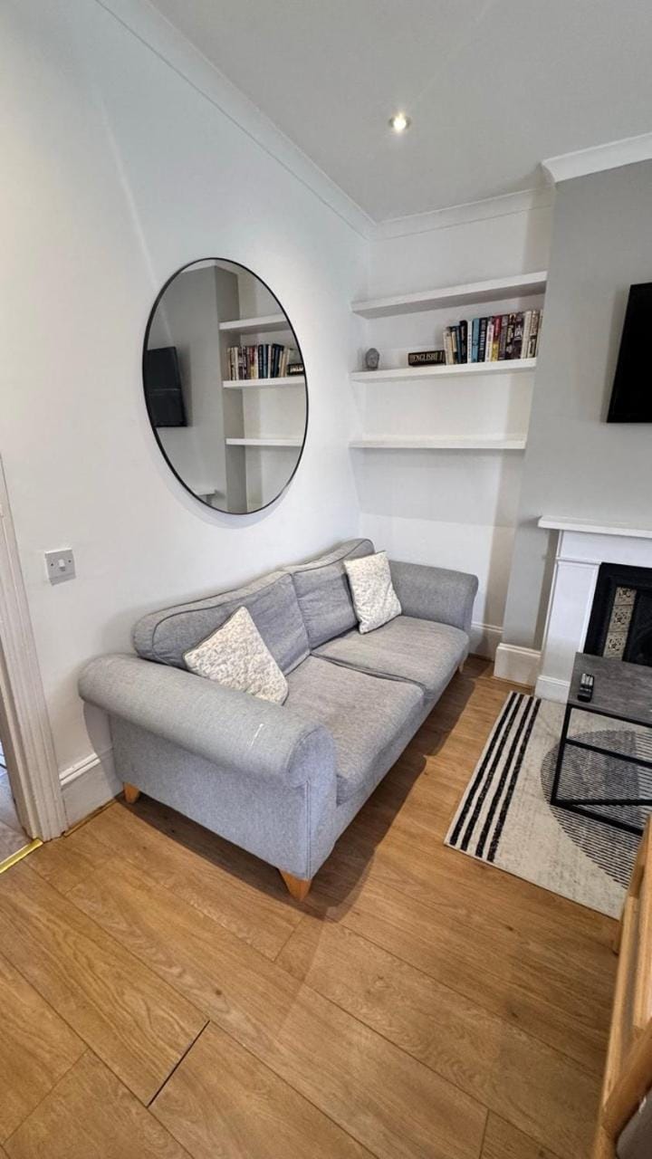 Library, TV and multimedia, Living room, Seating area