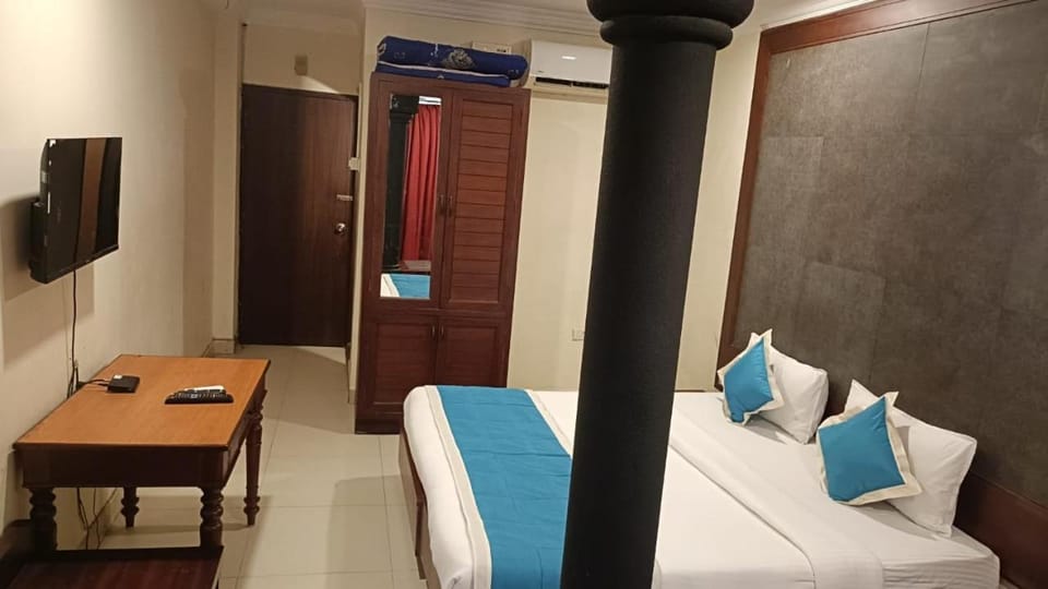 WoodLand Suites Hotel in Kochi