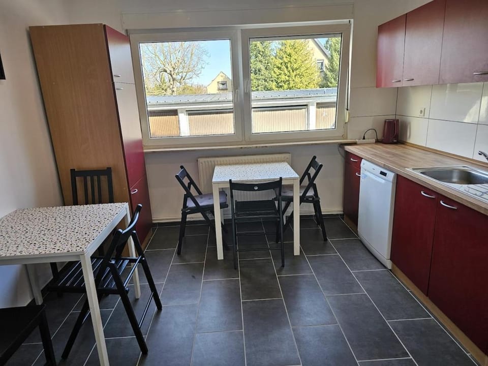 Apartment near Porsche, BMW, DHL, trade fair grounds, airport Apartment in Saxony