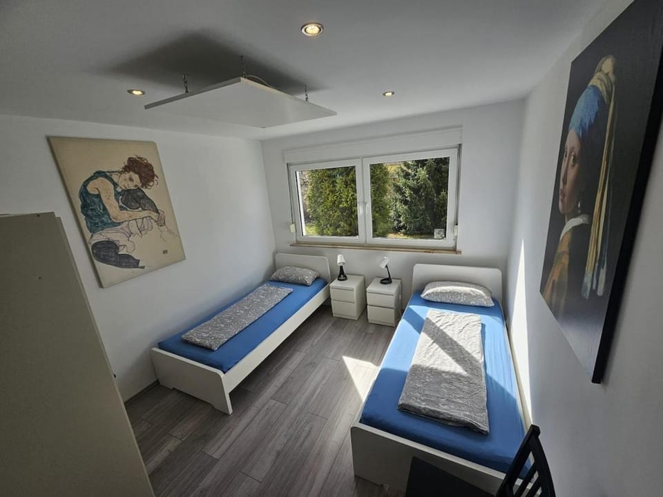 Apartment near Porsche, BMW, DHL, trade fair grounds, airport Apartment in Saxony