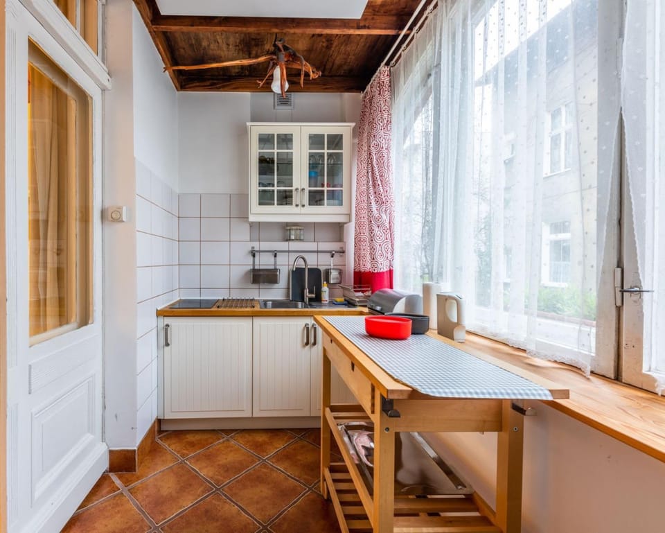 Coffee/tea facilities, Kitchen or kitchenette, pet friendly, stove