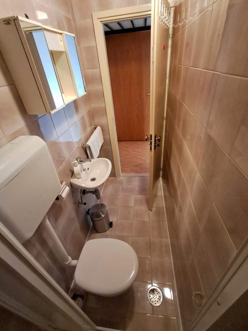 Shower, Toilet, Bathroom