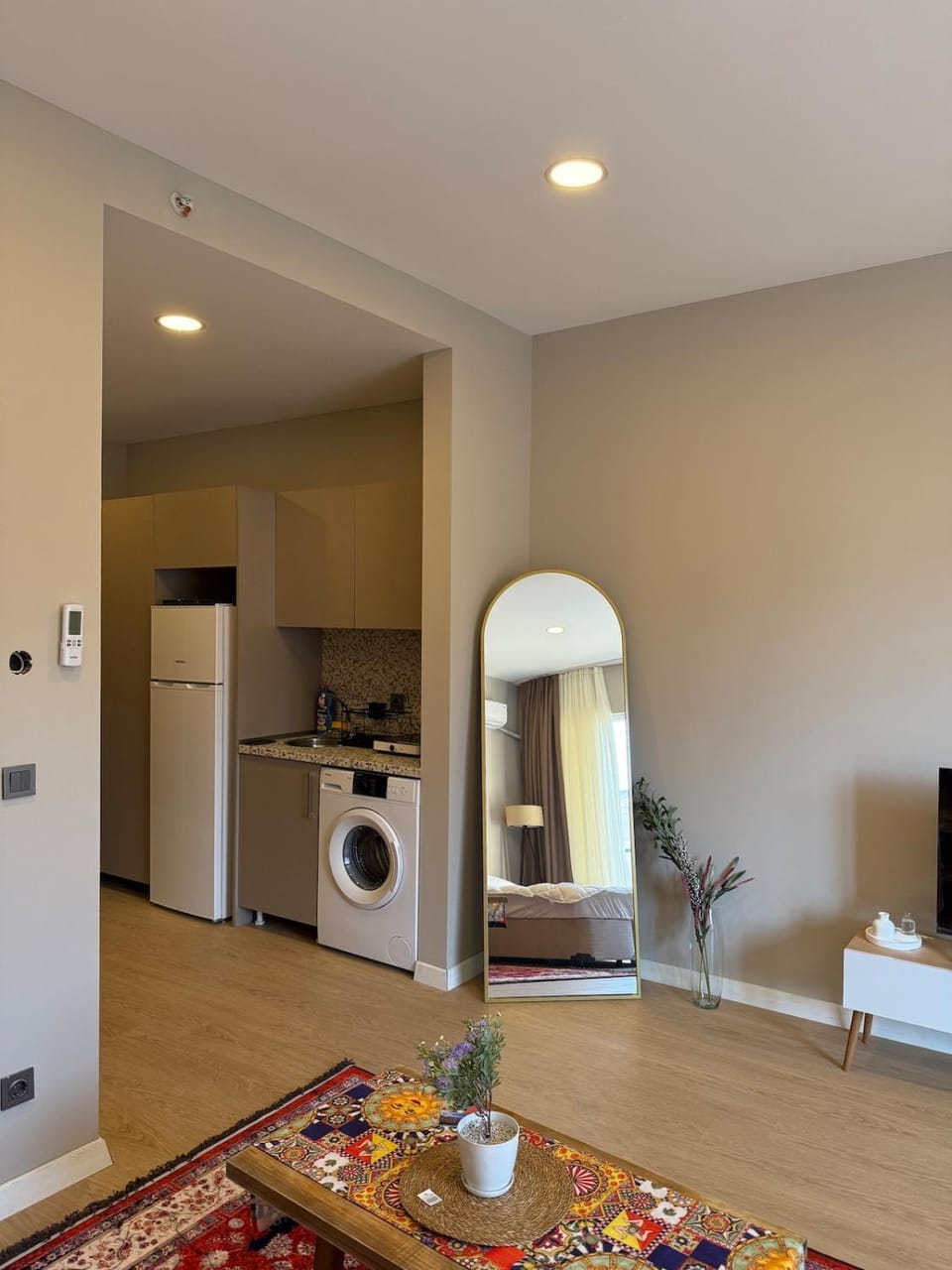 Bright Modern Studio with Balcony Apartment in Istanbul
