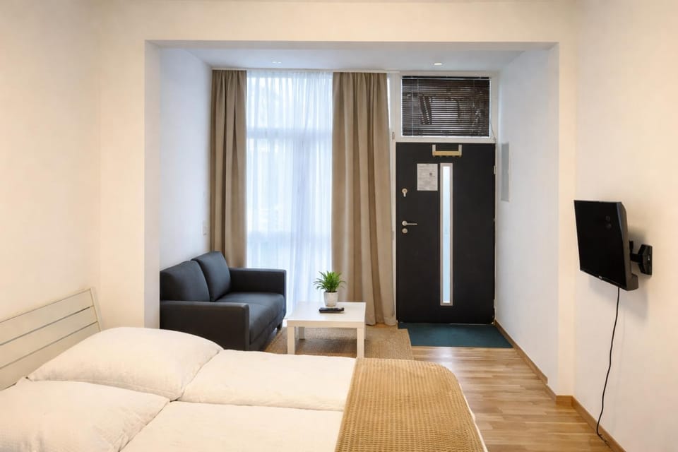 TV and multimedia, Living room, Photo of the whole room, Seating area