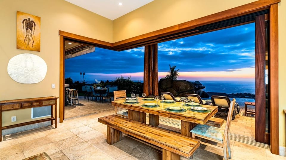 IO Way House in Holualoa