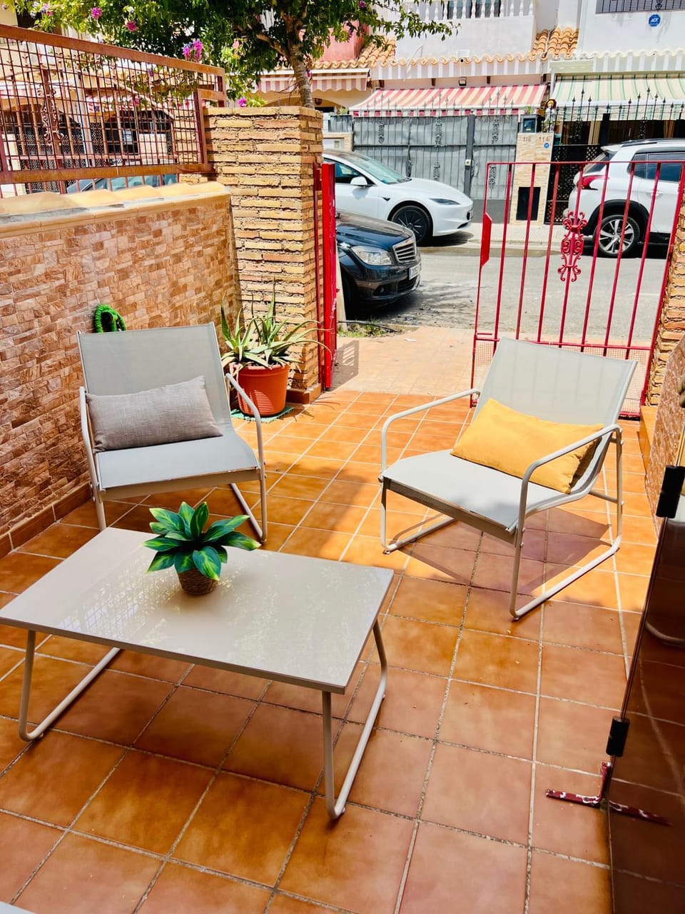 Casa Malecon - Beachside Holiday Apartment, 100m from The Strip Plaza 525 Apartment in Los Alcázares