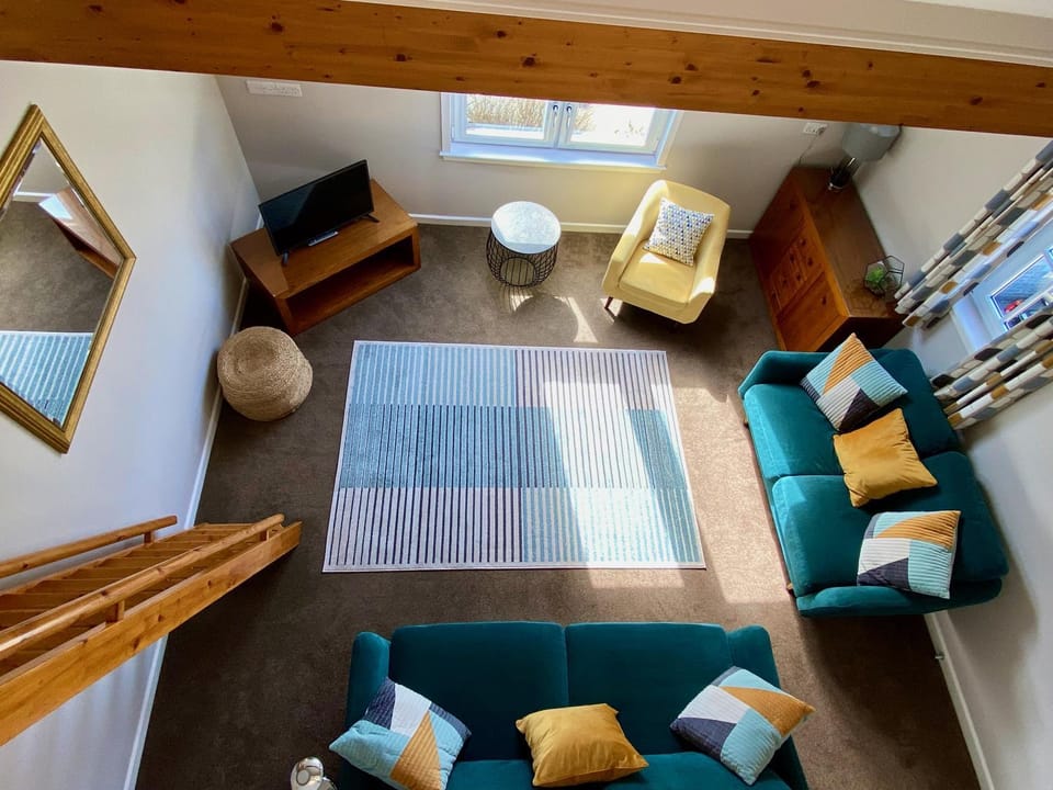 TV and multimedia, Seating area