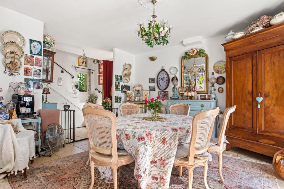 Property building, Living room