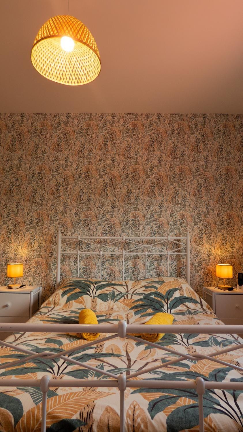 Bed, Photo of the whole room, Bedroom