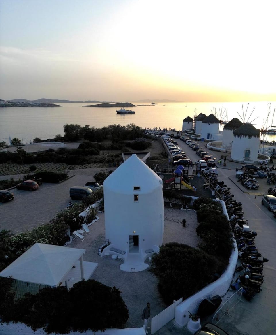 Property building, Sunset, Parking