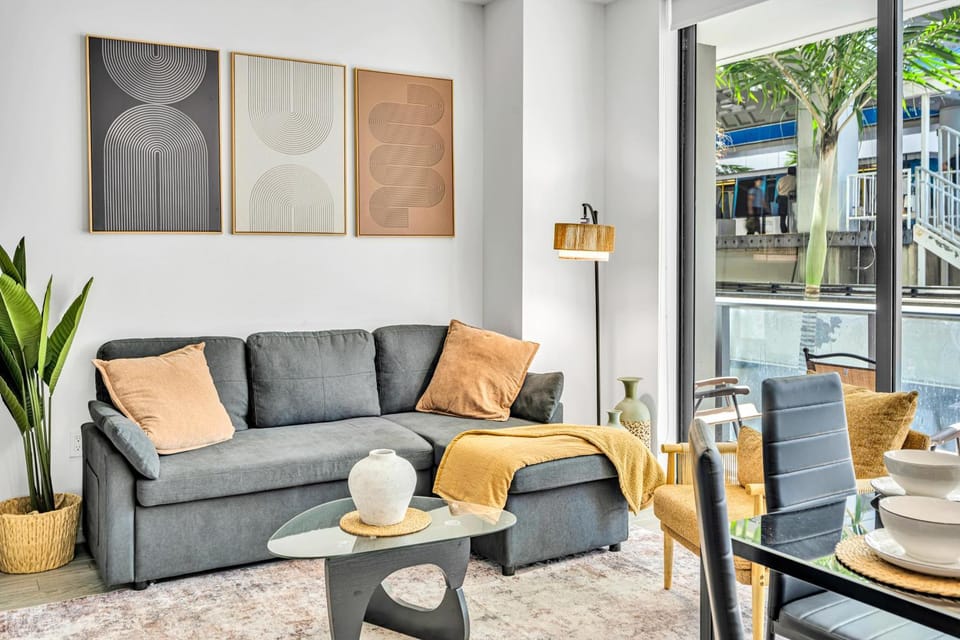 Living room, Seating area