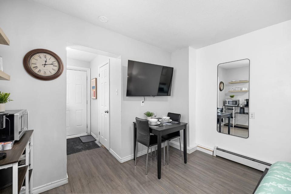 TV and multimedia, Dining area