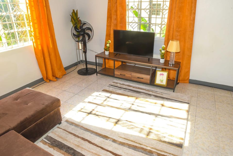 Communal lounge/ TV room, TV and multimedia, Living room