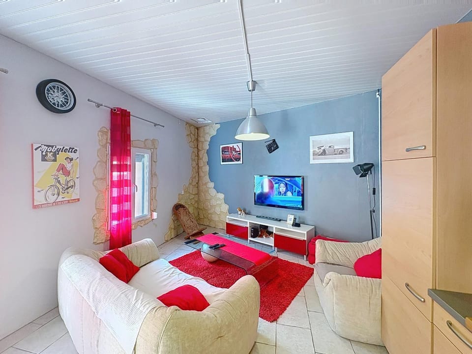 Communal lounge/ TV room, Living room