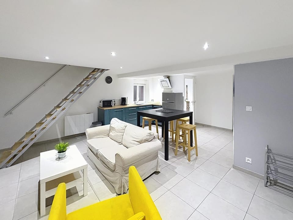 Communal lounge/ TV room, Living room