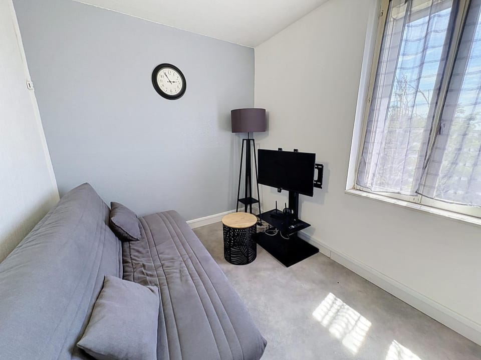 Communal lounge/ TV room, Living room