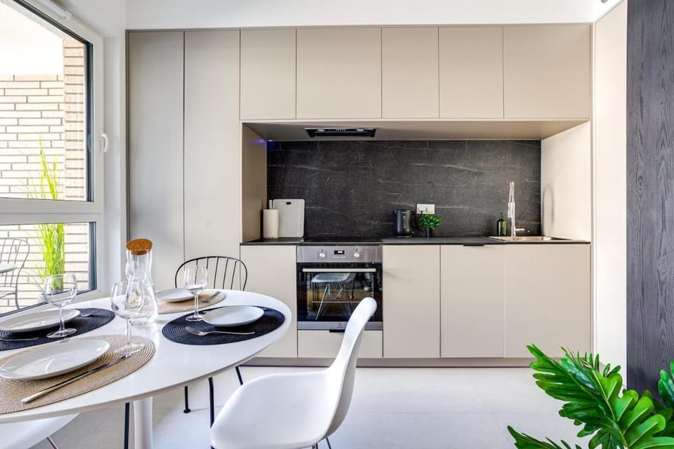 Kitchen or kitchenette, Dining area, pet friendly, stove
