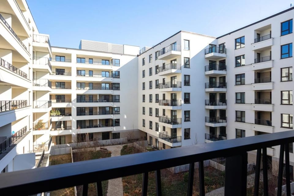 Property building, Day, View (from property/room), Balcony/Terrace