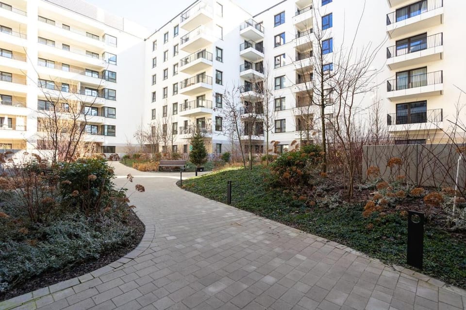 Property building, Day, Neighbourhood
