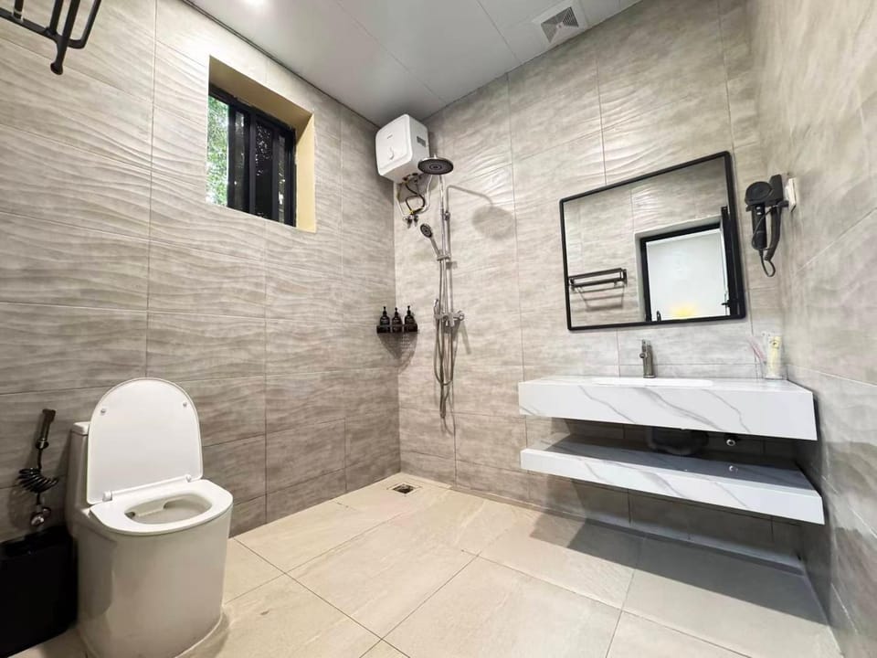 Shower, Toilet, Bathroom