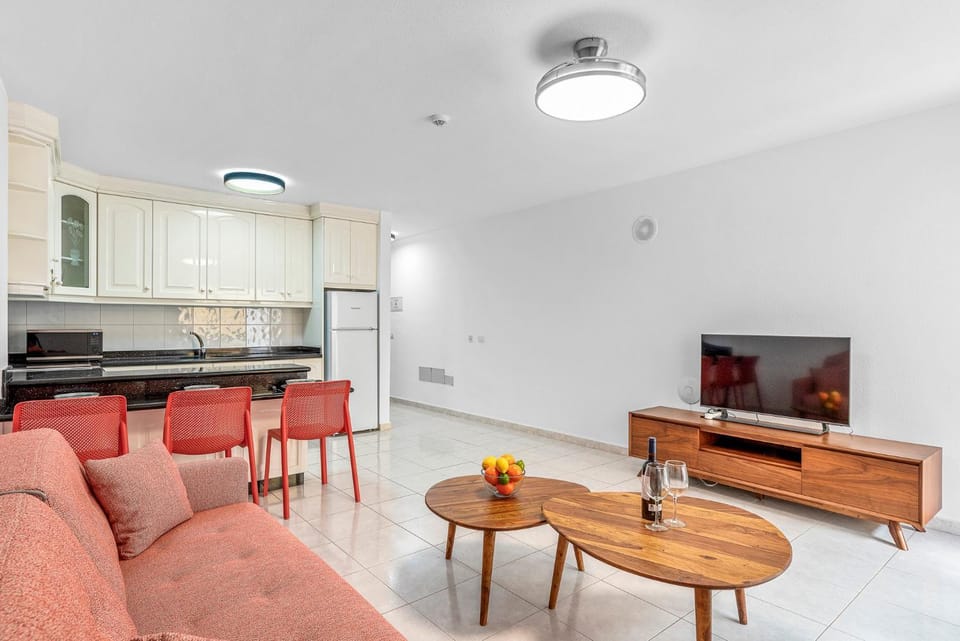 TV and multimedia, Living room, Seating area, kitchen