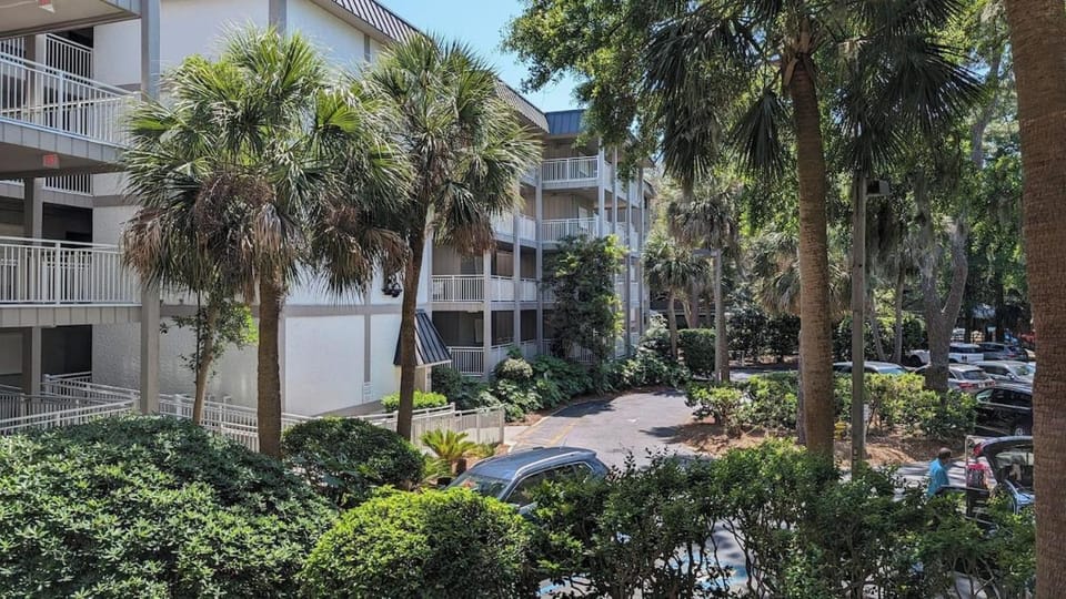 Ocean Side Villa on Hilton Head Island Apartment in South Forest Beach