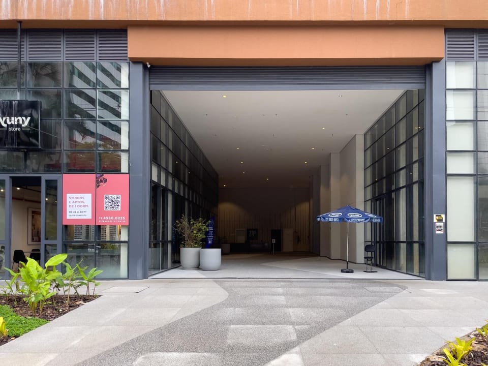 Property building, Facade/entrance